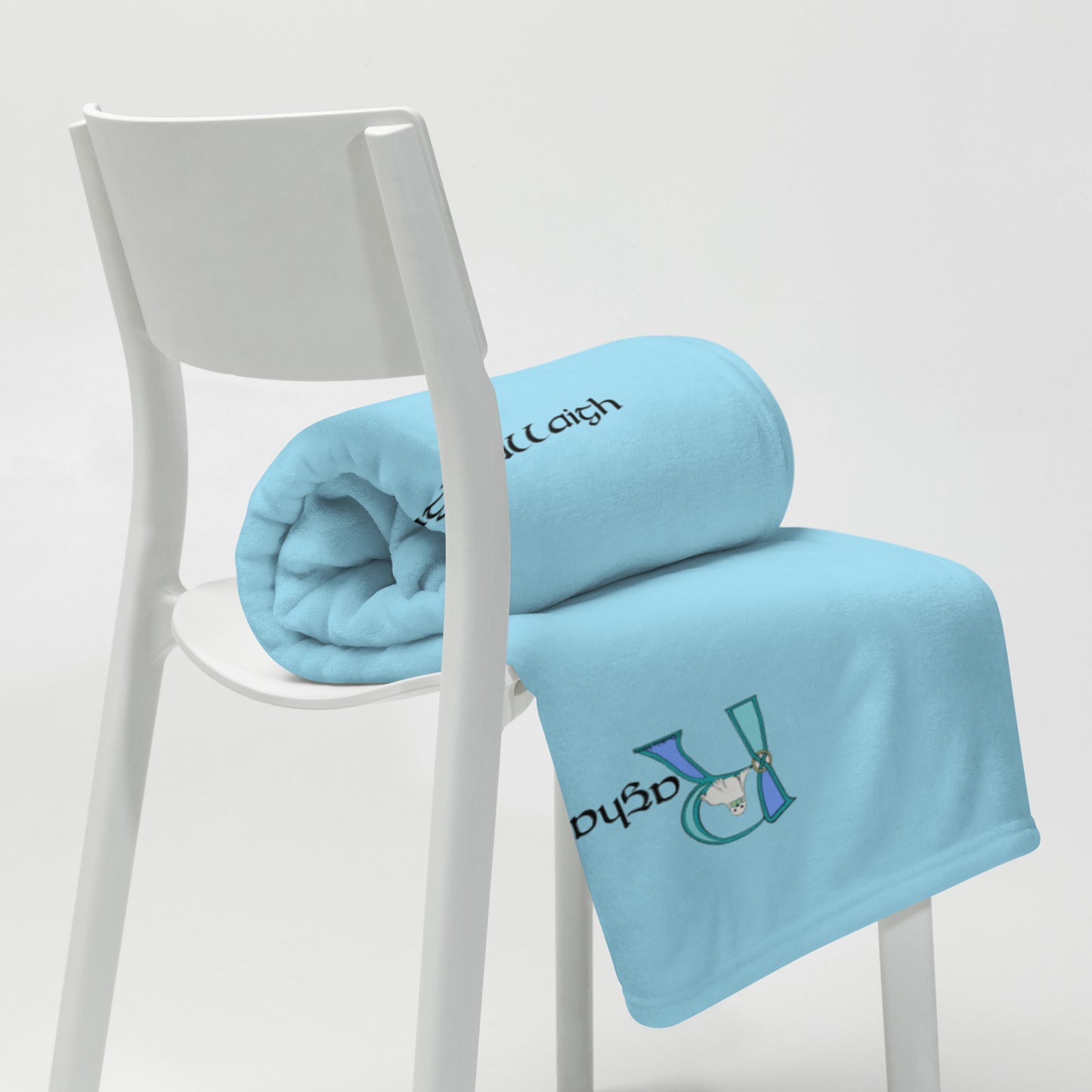 Raghallaigh (Riley) - Personalized Blanket with Irish name Raghallaigh (Blue Design)