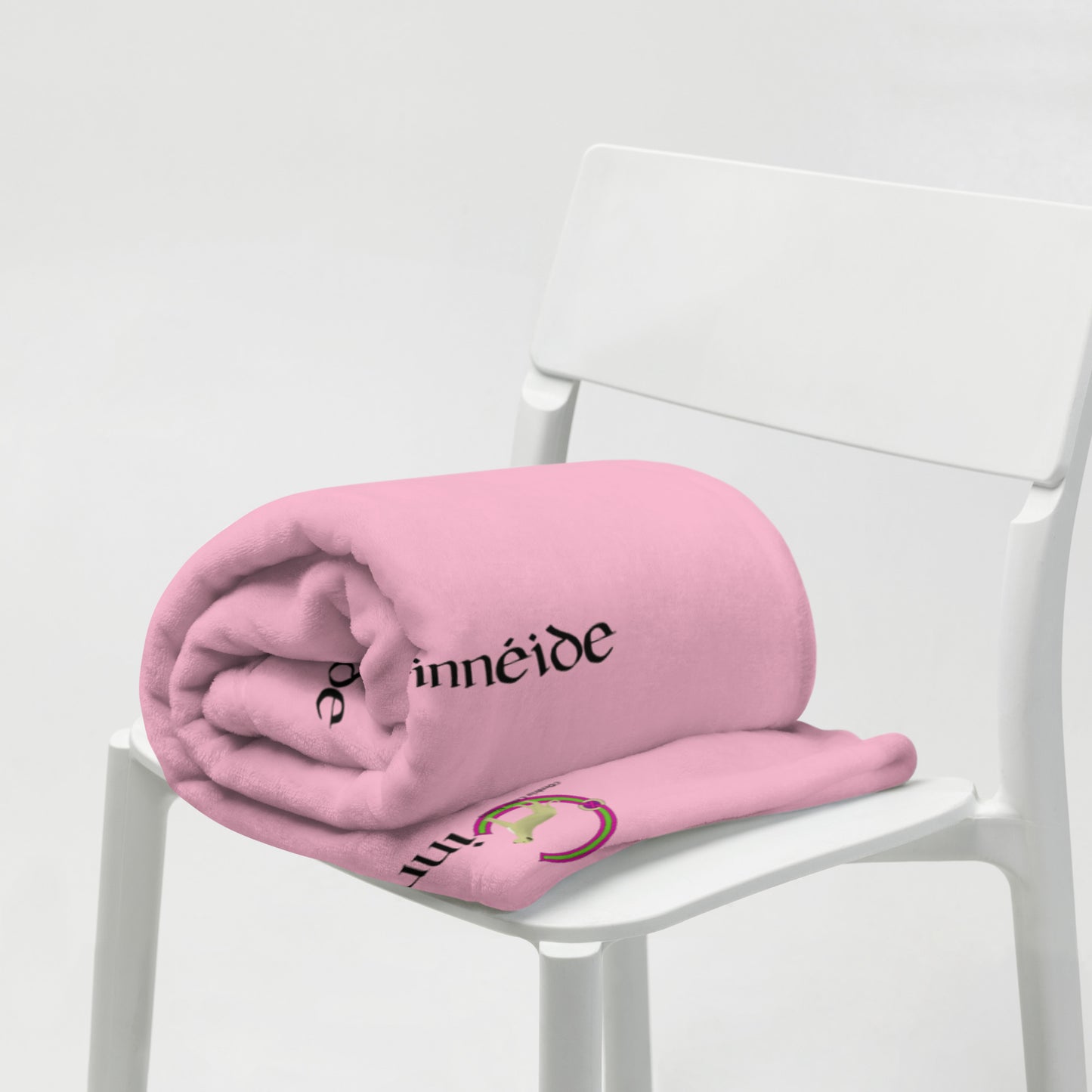 Cinnéide (Kennedy) - Personalized Blanket with Irish name Cinnéide