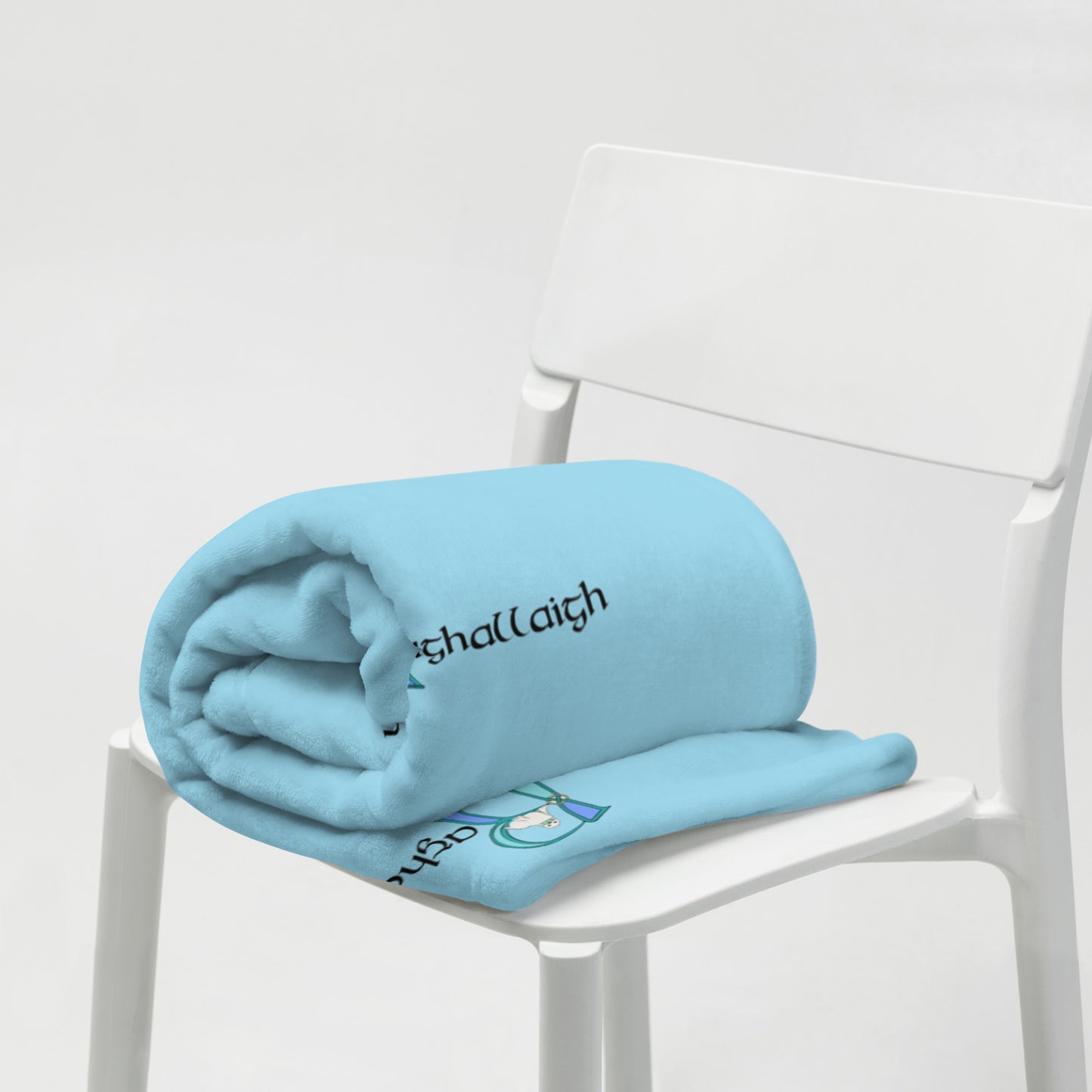 Raghallaigh (Riley) - Personalized Blanket with Irish name Raghallaigh (Blue Design)