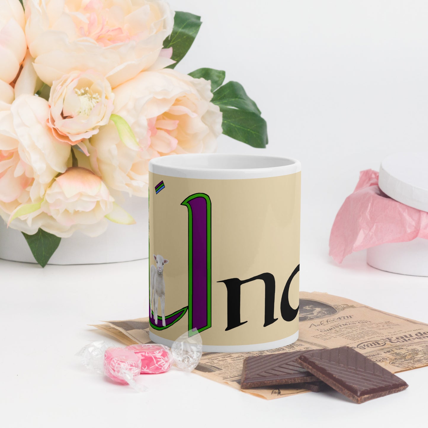 Úna (Oonagh) - Personalized white glossy mug with Irish name Úna (Free Shipping)