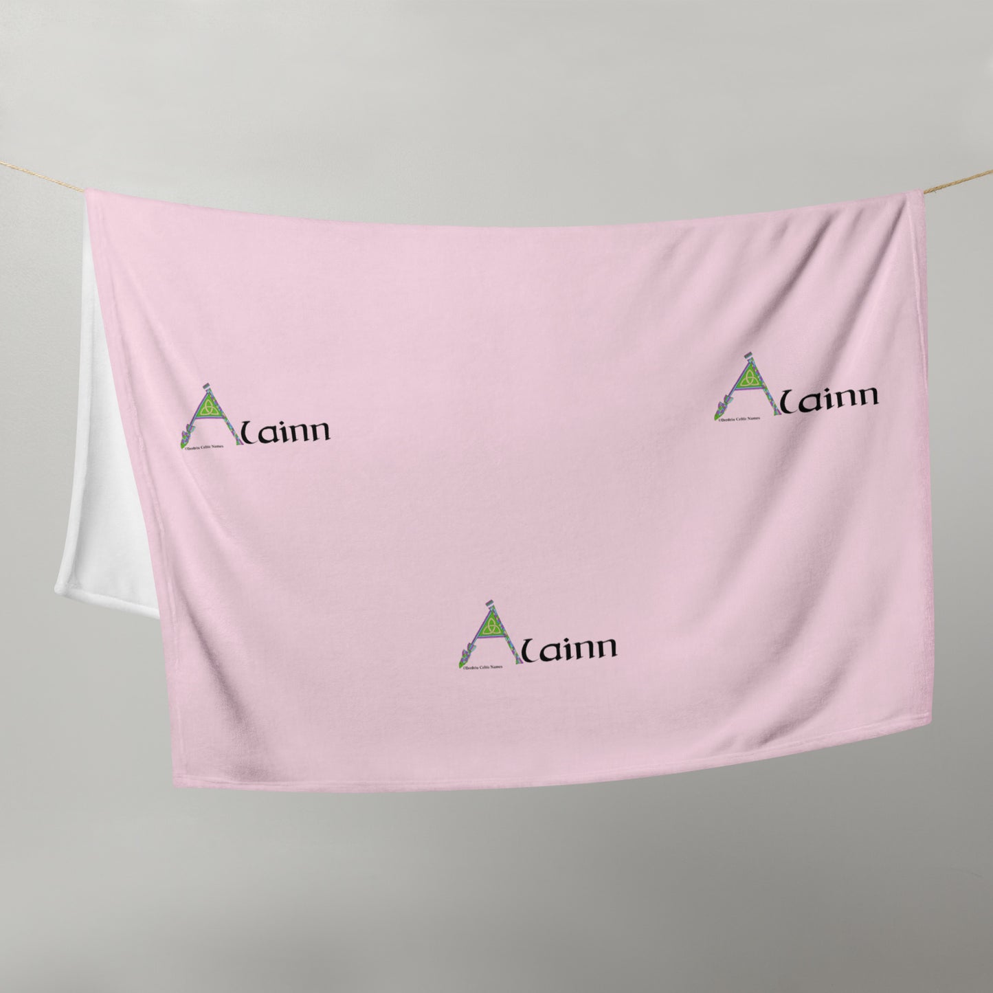 Álainn (Bonnie) - Personalized Baby Blanket with Irish name Álainn